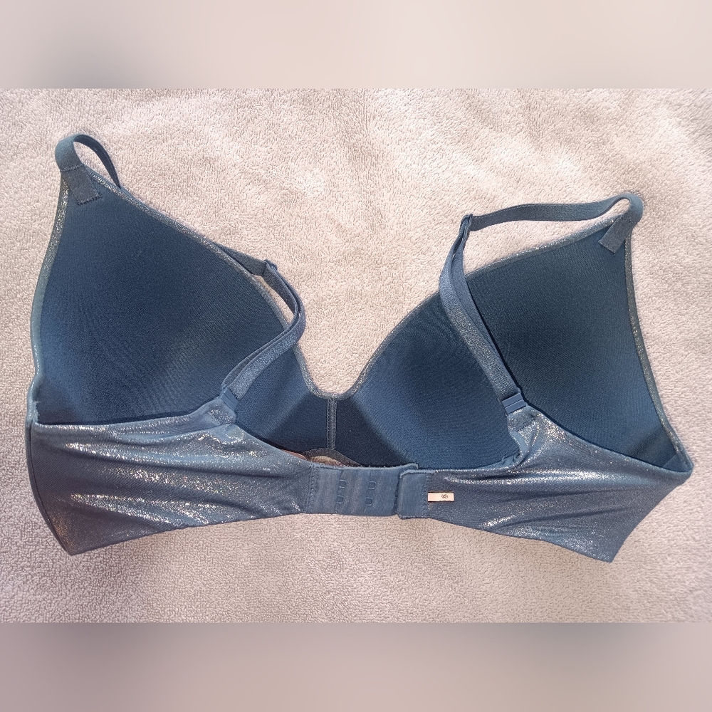 Victoria's Secret Blue Shimmer Metallic Bra. 32D. - Picture 5 of 12